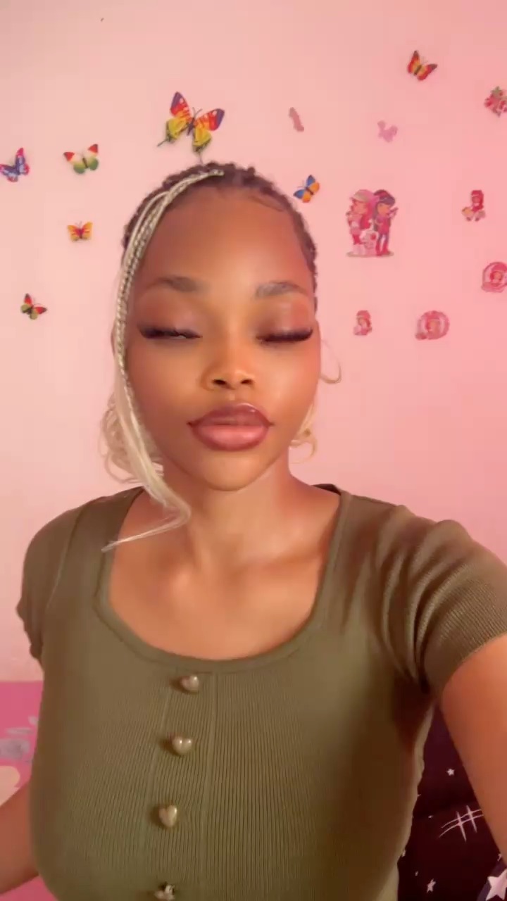 Angie from Nigeria — meet real people on a 1v1 video call